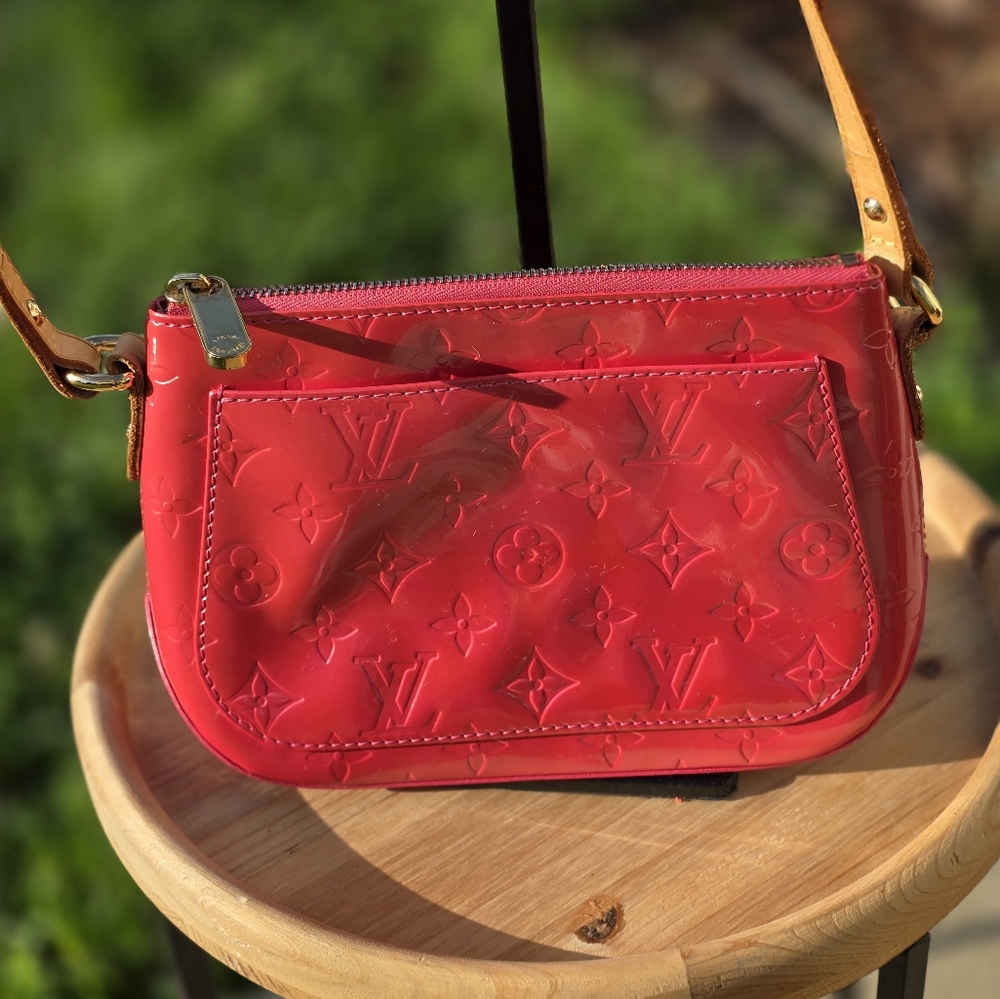 Louis Vuitton Vernis Pink Minna Street Crossbody